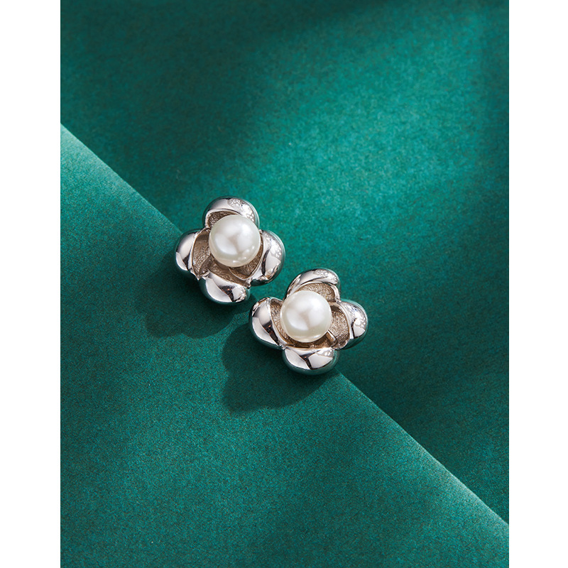 Temperamento flor perla pendientes de plata esterlina 925 ligera nicho de lujo diseño de alto nivel estilo retrógrado francés pendientes de perlas