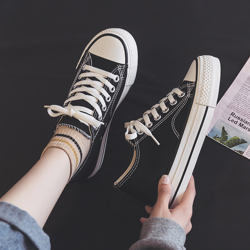 Zapatos de lona de suela gruesa zapatos de mujer primavera y otoño 2025 nuevos zapatos de skate de altura coreana ulzzang zapatos de tela versátiles