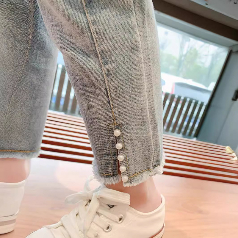 Jeans de pies pequeños para niñas 2025 primavera y otoño nuevos pantalones casuales de estilo occidental para niños coreanos pantalones largos de todo fósforo para niñas image 4