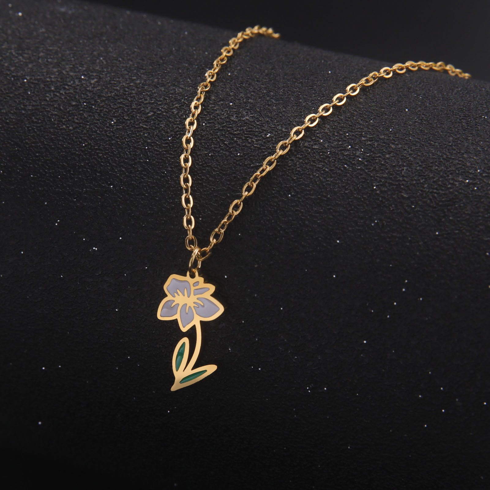 Pastoral Flower Stainless Steel 18k Gold Plated Pendant Necklace In Bulk display picture 1