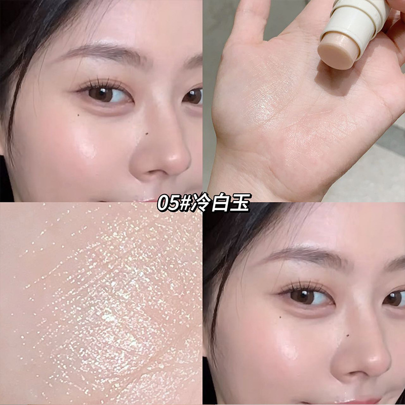 La barra multiusos de luz de agua de Gegebear muestra ternura, mantiene el maquillaje, hidrata el color, de alto brillo y puro deseo de traer su propio cabezal de cepillo, barra de rubor de doble punta