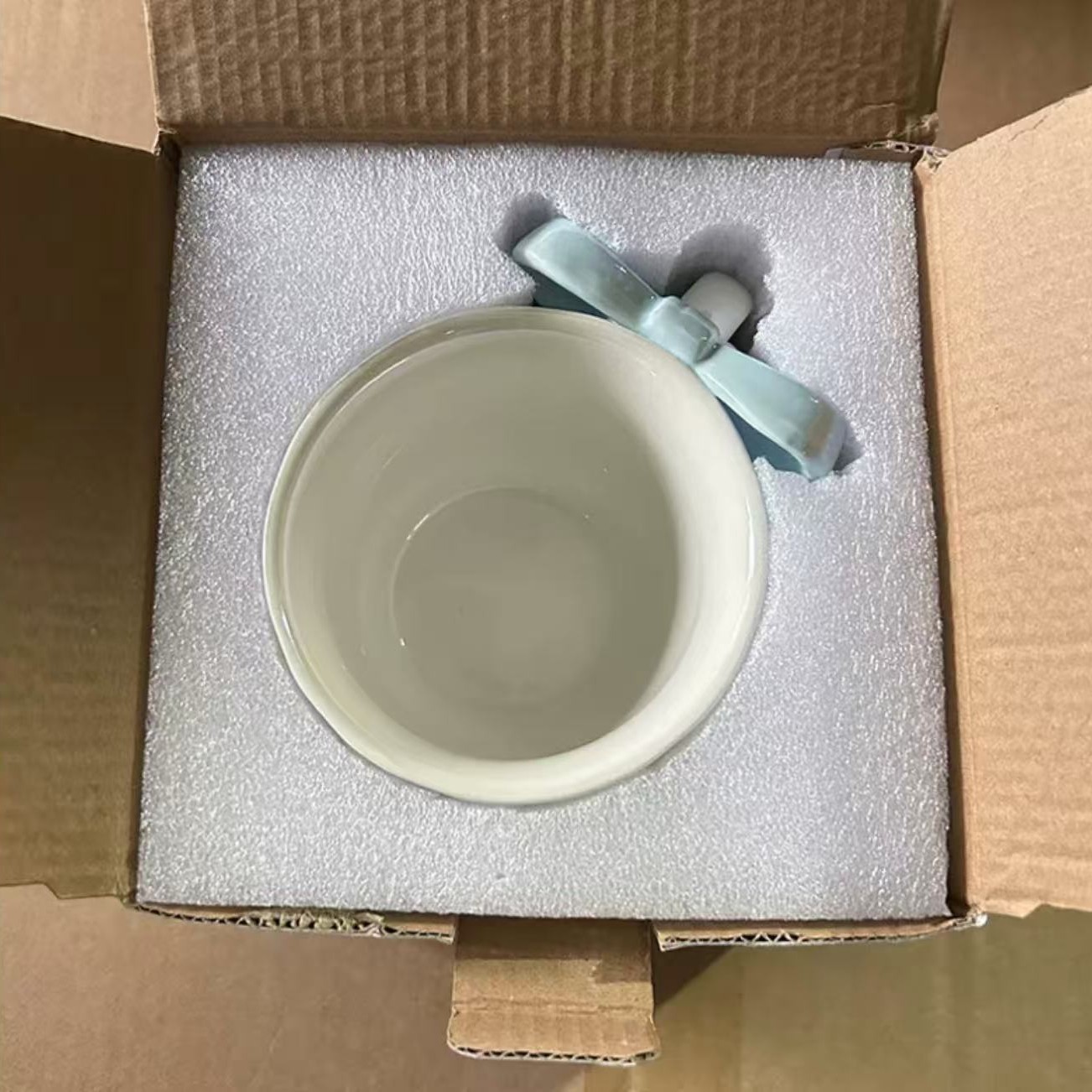 Taza de café de cerámica de cerámica pintada a mano, taza de cerámica de cerámica, taza de café, plato de taza de café, lujo ligero, conjunto de alta calidad, alto valor visual