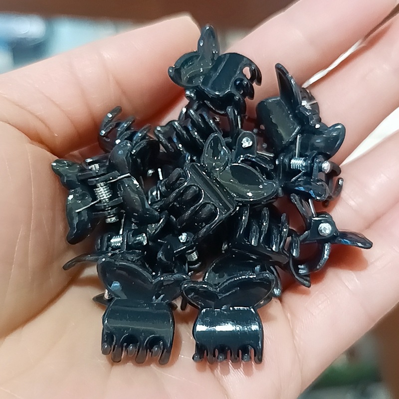 1.5cm 검은나비 1마리