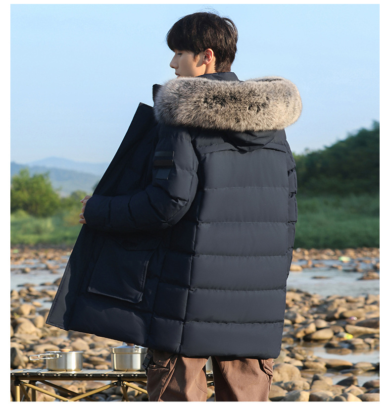 Große, mit Baumwolle gefütterte Jacke für Herren mit abnehmbarer Kapuze und großem Pelzkragen._voghion.com