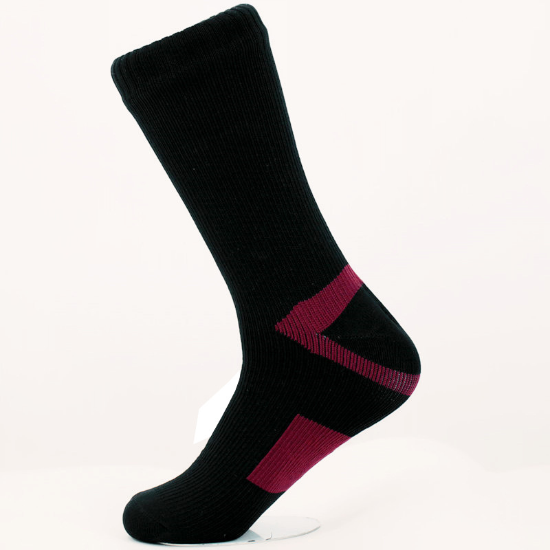 Unisex/Men and women can sport solid color socks