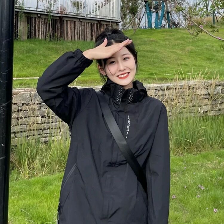 Available in Various Sizes】American-Style Outdoor Jacket for Women, Travel and Hiking Jacket with Detachable Hood