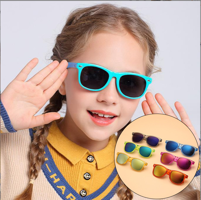 2023 gafas de sol de uñas beige para niños de moda hombres y mujeres gafas de sol de película de color de bebé niños protección solar gafas UV al por mayor