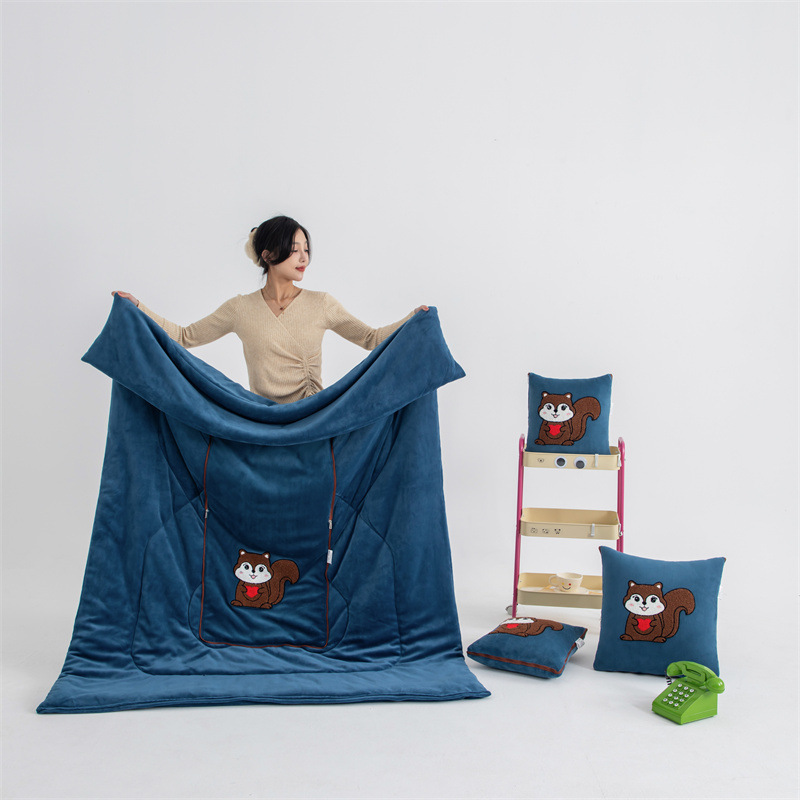 벨벳과 두꺼운 다람쥐 - 벤틀리 블루
