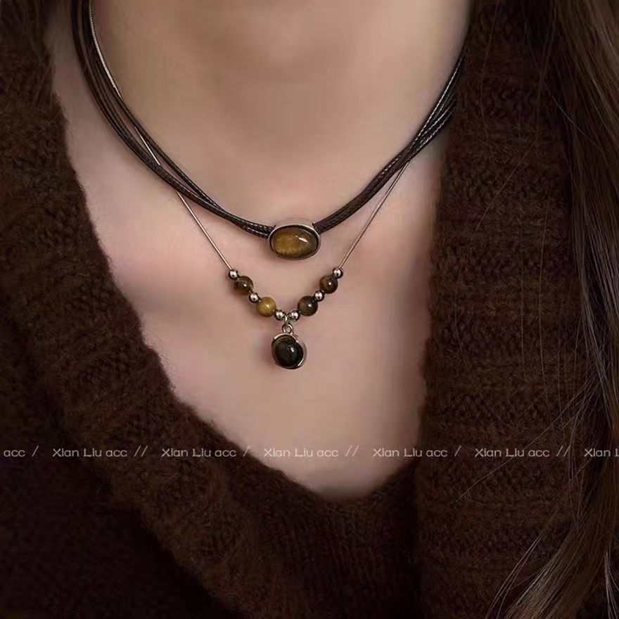 Trendy Exquisite Vintage Leather Cord Tiger Eye Stone Layered Necklace for Women Fashion Light Luxury Niche Design High-End Collarbone Chain