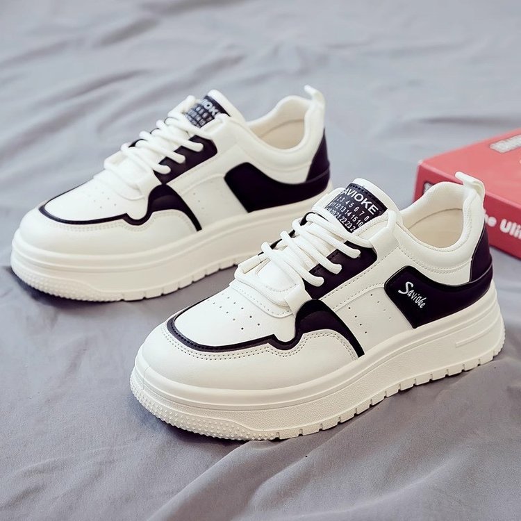 Fashionable breathable white sneakers platform