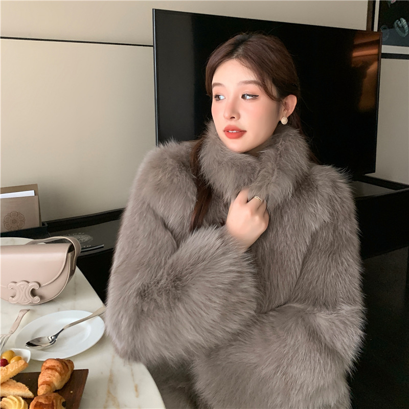 New Faux Fox Fur Fashion Fur Coat 2025 Winter Short Stand Collar Thickened Fur Jacket for Women