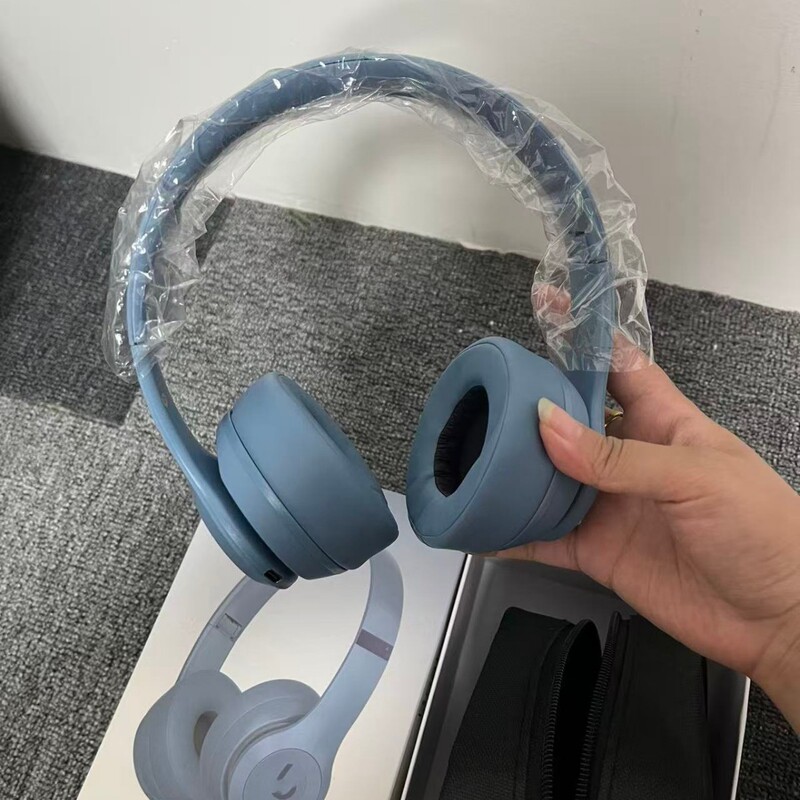 solo4 Bluetooth wireless headphones with stereo ear cushions, over-ear design, pop-up headset, suitable for sports and outdoor use, bestseller in Southeast Asia