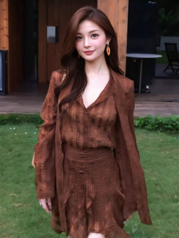 飘带长袖衬衫潮气质咖色两件套装早秋季气质设计感显瘦短裙子女|undefined