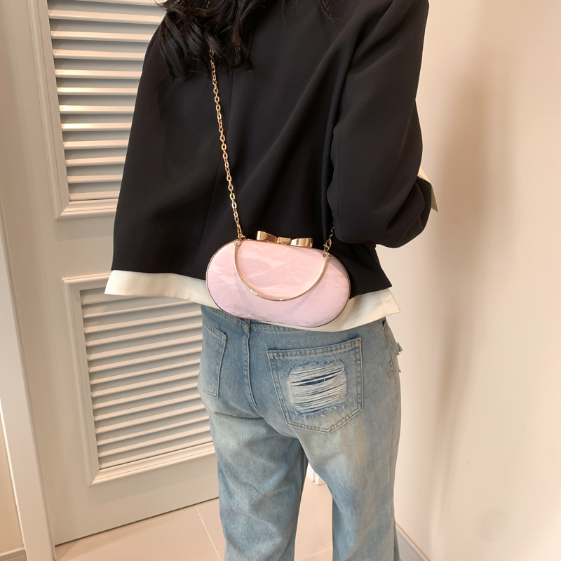 Spring Collection Women's Versatile 2024 New Exquisite Banquet Handheld Chain Shoulder Cross Bag for Women_voghion.com
