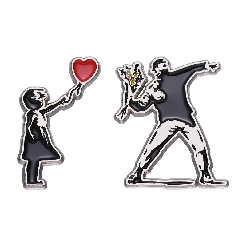 Retro Style Retro Pin Human Heart Shape Alloy Stoving Varnish Unisex Brooches