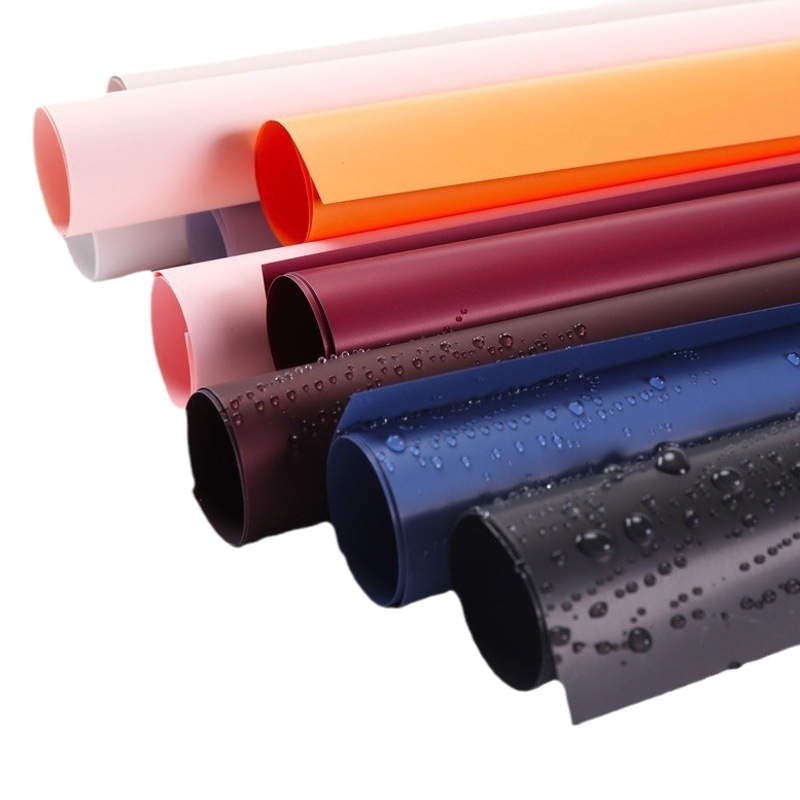 Papel de embalaje de flores de alta calidad al por mayor Papel Ouya impermeable de dos colores al por mayor Fabricante de papel de flores de bolsa de regalo hecho a mano creativo