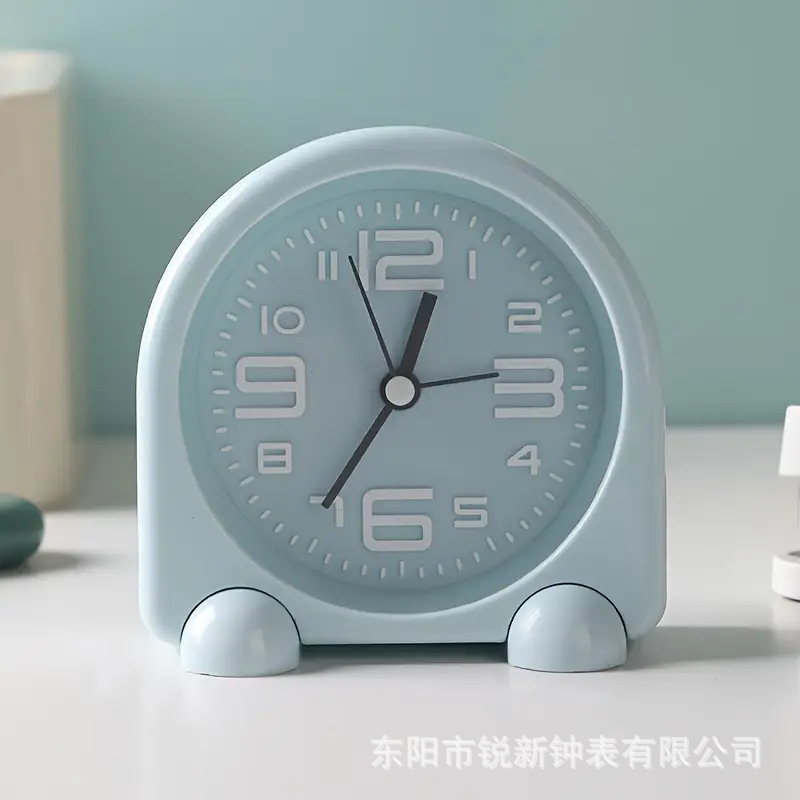 Fabricantes al por mayor nuevo reloj despertador silencioso de dibujos animados de metal gran número protección del medio ambiente lindo escritorio de dormitorio de estudiantes para niños