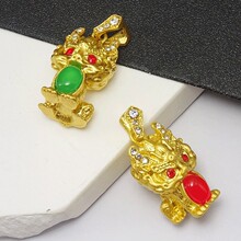 新中式锌合金电镀古法金麒麟献瑞醒狮吊坠镶钻貔貅瑞兽毛衣链挂件