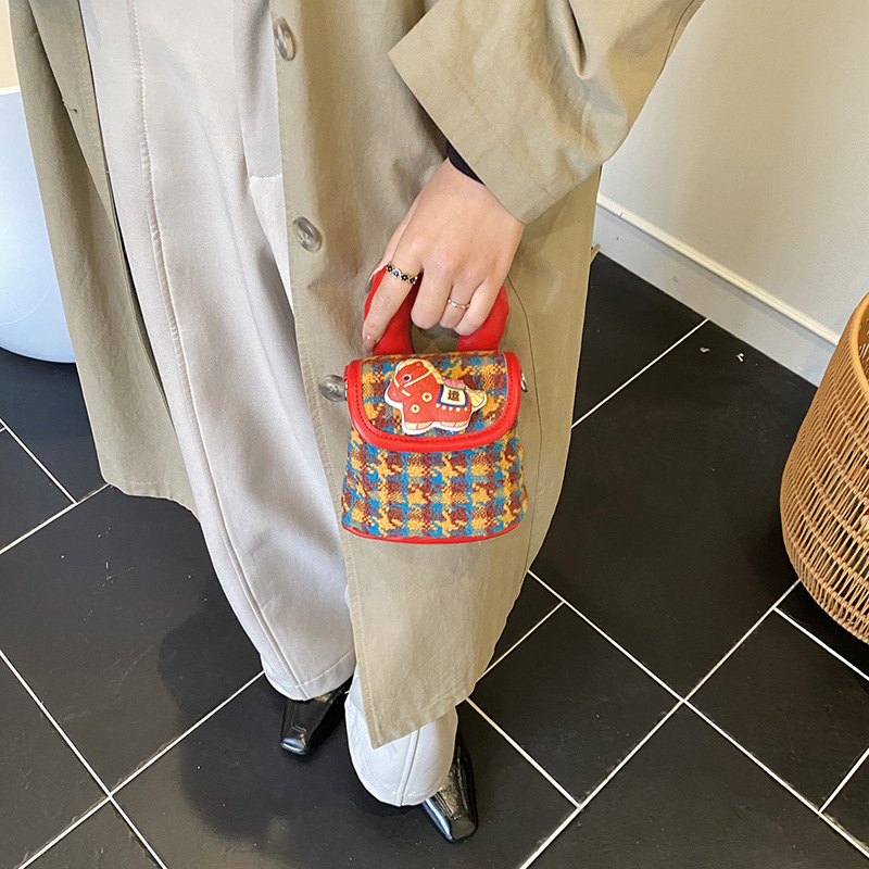 Bolsa de mano de niña a cuadrillas de estilo extranjero, bolsa de hombro de bebé de dibujos animados lindo pony 2026 nuevo bolso de accesorios para niños