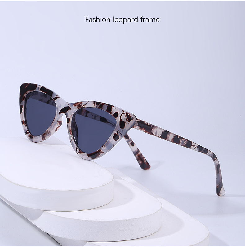 Fashion Small Frame Cat Eye Sunglasses Wholesale display picture 17