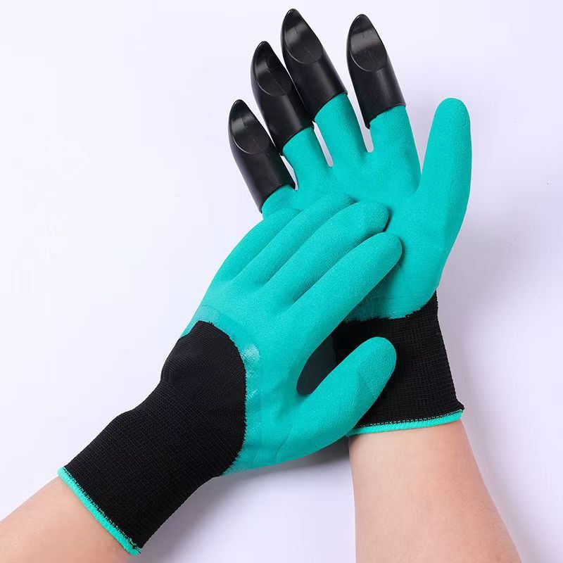 발톱이 있는 녹색 오른손