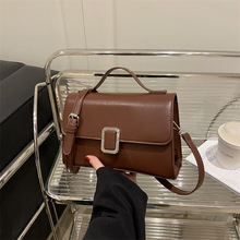 包包女小众设计单肩锁扣翻盖小方包2025新款简约手提撞色小方包