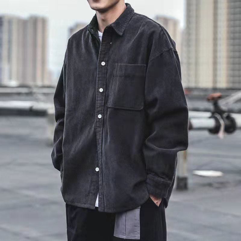 秋冬の新型の日本のコーデュロイのシャツの男性のファッションのかっこいい学生の男性のコートのゆったりしている長袖のシャツの韓国版|undefined