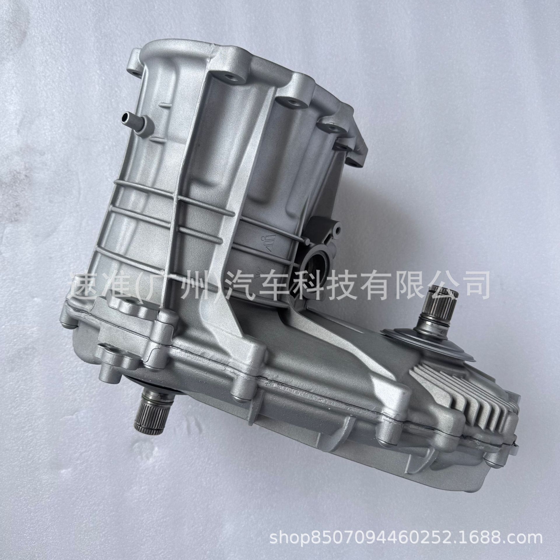 Suitable for Porsche Cayenne 4.8L front and rear transfer case assembly, differential transfer case 95834101001