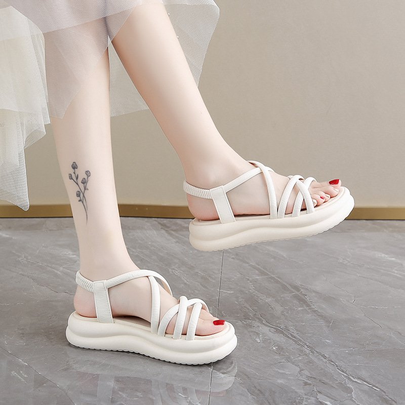 Sandalias romanas para mujeres 2026 nueva moda de verano con falda temperamento suela gruesa altura zapatos de playa de playa