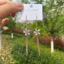 丽银丽贝丽影时尚冷淡风轻奢高级感叶子多戴小花锆石流苏耳环87