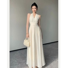法式白色无袖挂脖v领连衣裙女2025夏季新款绝美收腰显瘦大摆长裙