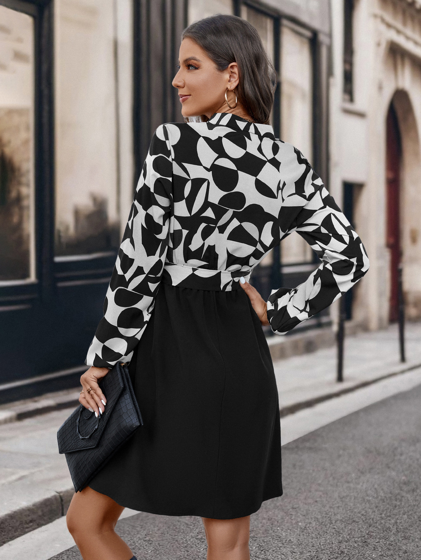 Women's dress with long sleeves and straps_voghion.com