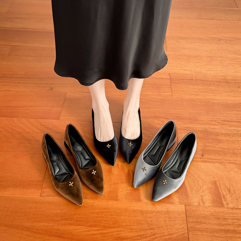 European and American Cross-Border Winter New Fashion Star-Decorated Pearlescent Velvet All-Season Commuting Women's Fashion Pointed-Toe High-Heeled Shoes for Women