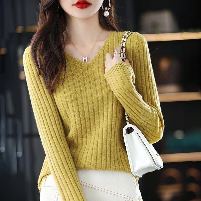 Japanese-Style Simple Casual Knit Base Shirt Women's Top 2024 Autumn and Winter New Loose Solid Color Inner V-Neck Sweater
