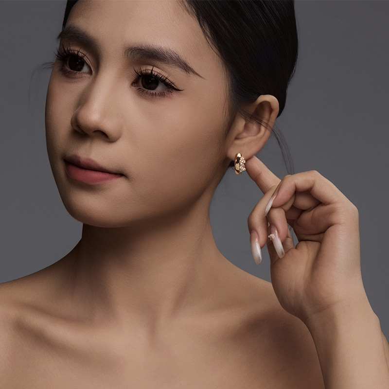 Xuping moda gemas artificiales geométricas brillante auriculares de nicho simple diseño ruso temperamento retró auriculares