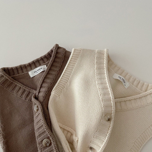 Korean version of ins for infants and young children, simple fashionable knitted vest, autumn and winter children's neutral layered casual vest