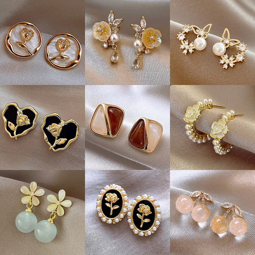 S925 Silver Needle Temperament High-end Earrings Women's Retro Design Pearl Earrings Internet Celebrity Earrings Wholesale