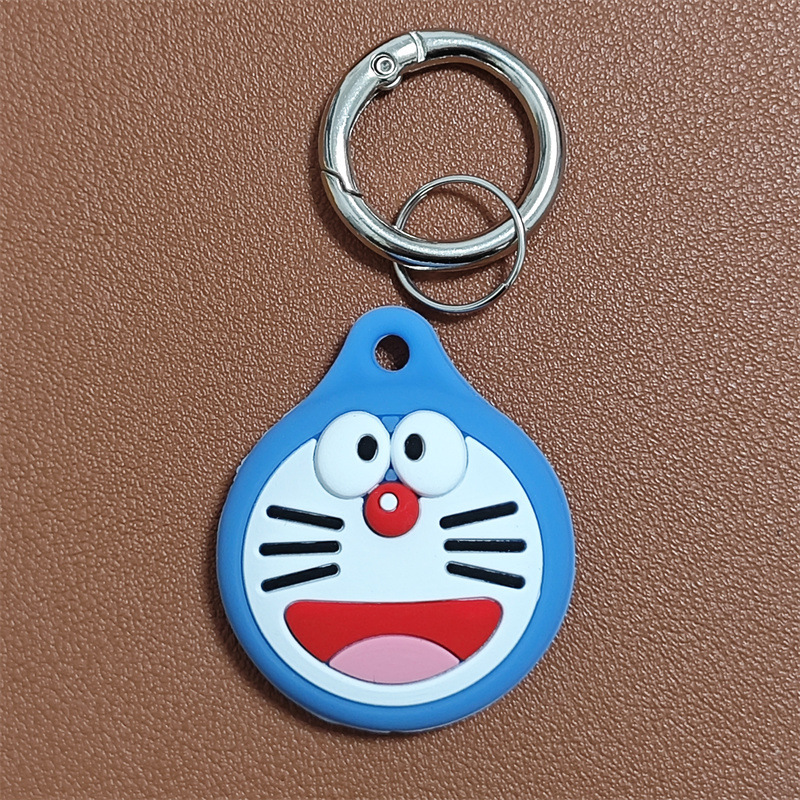 かわいいスプリングはリンゴのairtagsの保護カバーを掛けます。|undefined