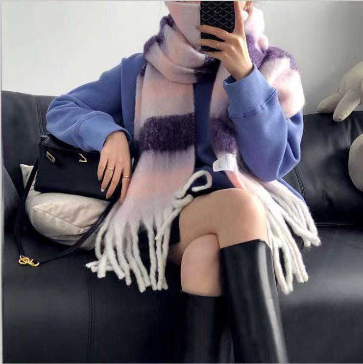 虹のマフラーの女性の冬のショールのカップルのカラーの格子の保温は厚いです。