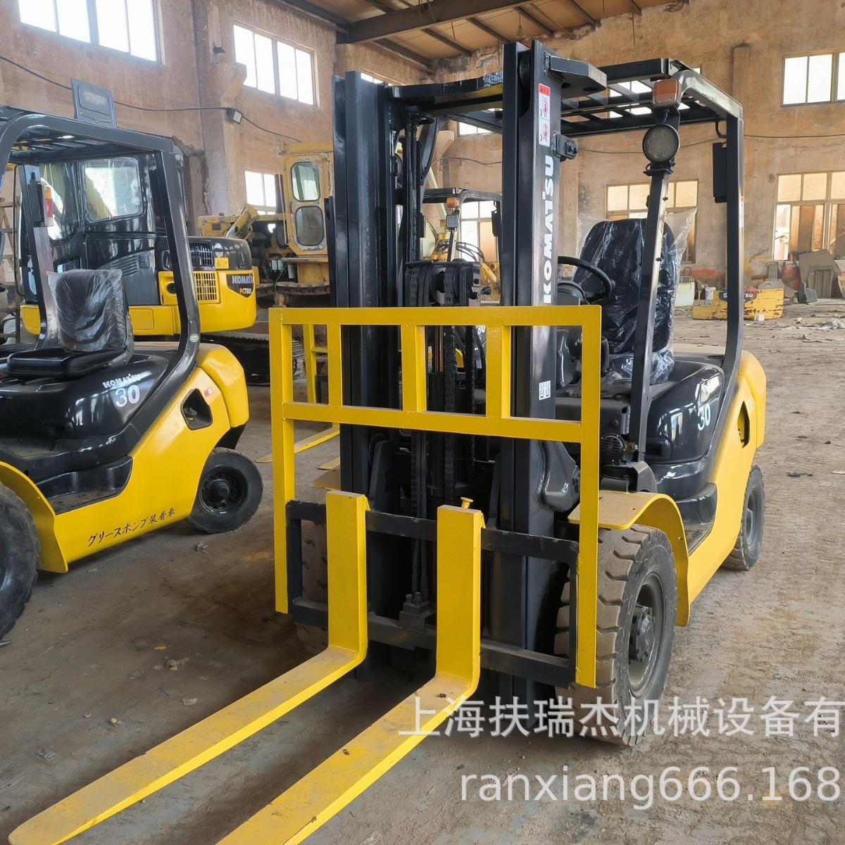 小松3吨二手叉车现货出口