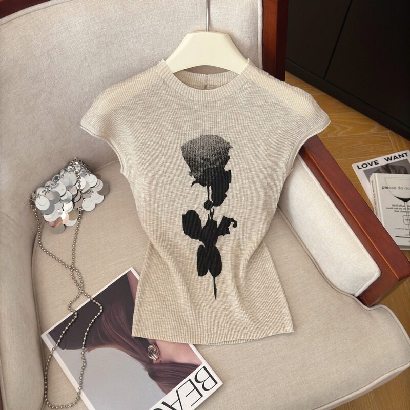 Knitted Short-Sleeve Top for Women, New Summer Style with Floral Print, Slim Fit, Inner T-Shirt, Flattering and Cool, Made of Ice Silk Knitted Short-Sleeve Top for Women, New Summer Style with Floral Print, Slim Fit, Inner T-Shirt, Flattering and Cool, Made of Ice Silk