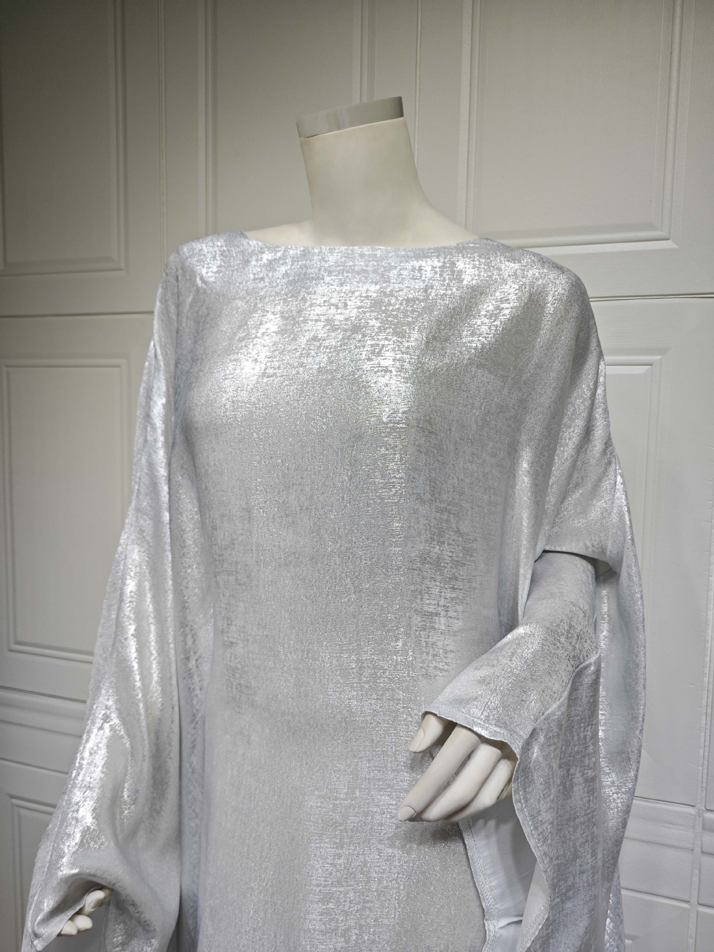 Damenbekleidung moderne muslimische Mode silbernes heißes weiches Abaya-Kleid_voghion.com