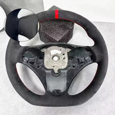 E8X E82 M3 M2 – Steering wheel - the-red-one-is-solid-without-holes