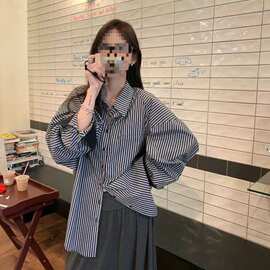复古松驰感条纹衬衫2025新款设计感小众时尚百搭宽松长袖衬衣外套