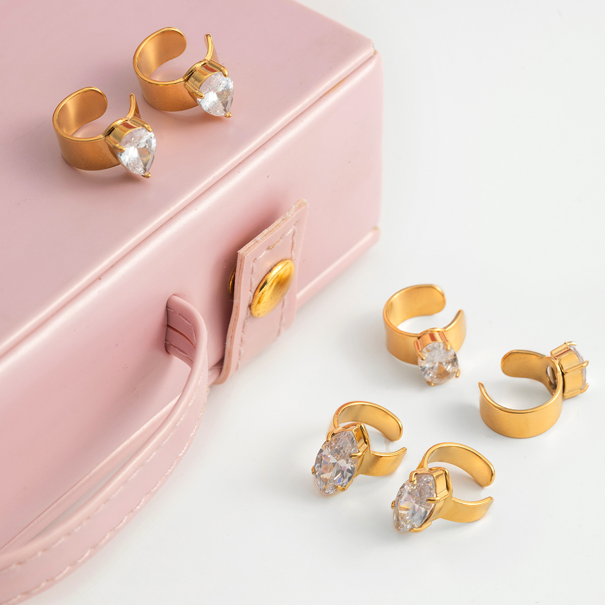 Wanxing europa y americana orejetas de zircón blanco galvanizado de acero inoxidable orejetas ligeras de lujo de alto nivel de diseño de nicho de joyería transfronteriza