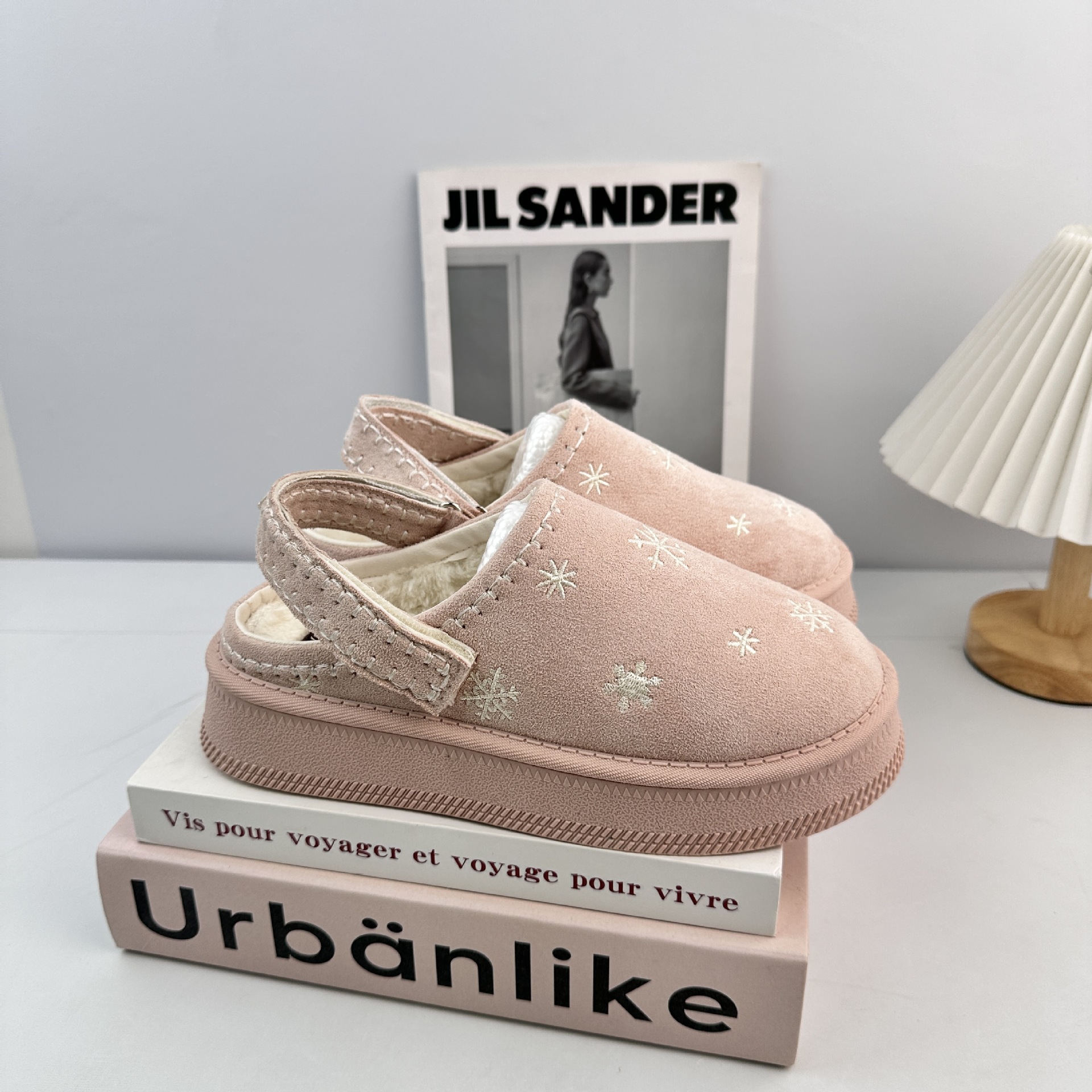 Zapatos de lana de invierno y otoño, zapatos de algodón suaves para mujeres, zapatillas de algodón casuales para mujeres.