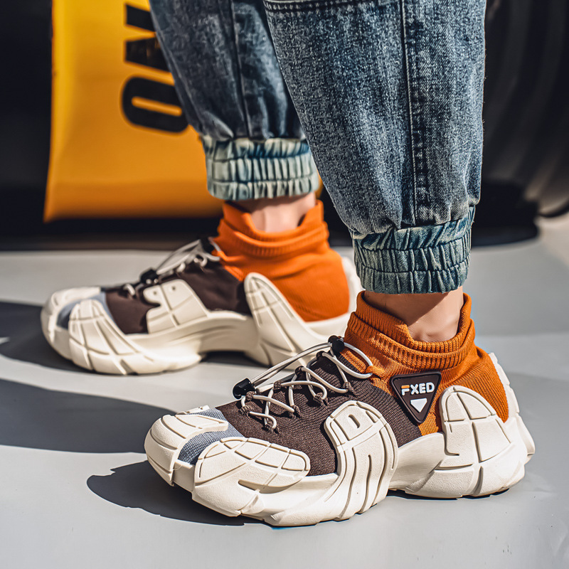 Primavera nuevo hombre cuatro estaciones zapatos de tejido volante calcetines zapatos de un pedal zapatos perezoso universal chatter zapatos de hombre en vivo