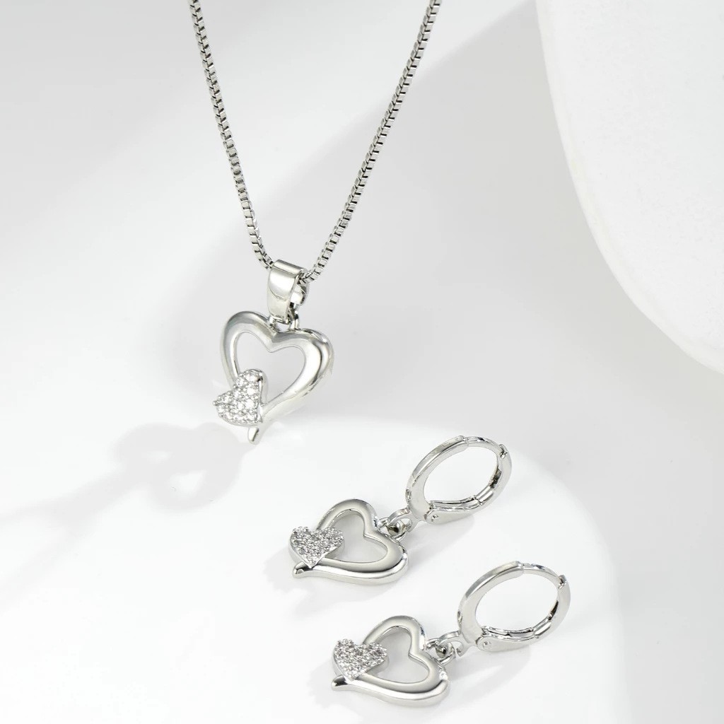 Comercio electrónico transfronterizo explosión colgante de amor ligero lujo nicho exquisito cadena clavícula aretes en forma de corazón conjunto de joyas de orejas image 4