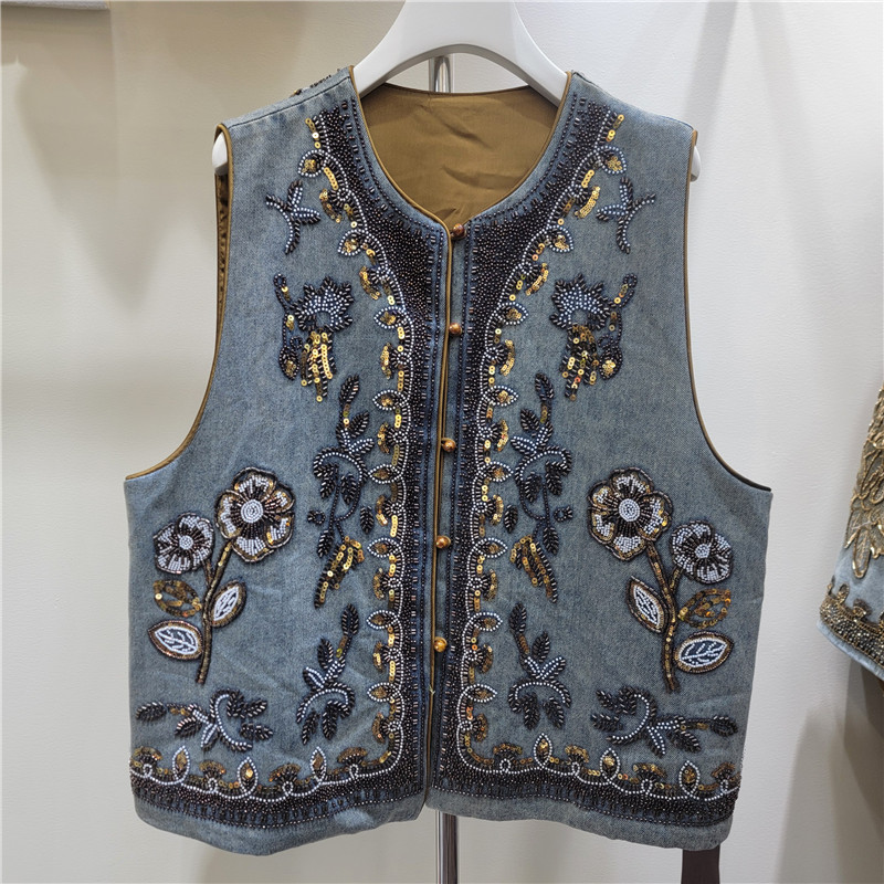 2026 primavera pesada clavos chaleco de vaquín cuello redondo chaleco de alta gama de mujeres plegadas para usar una camisa de alta calidad image 1