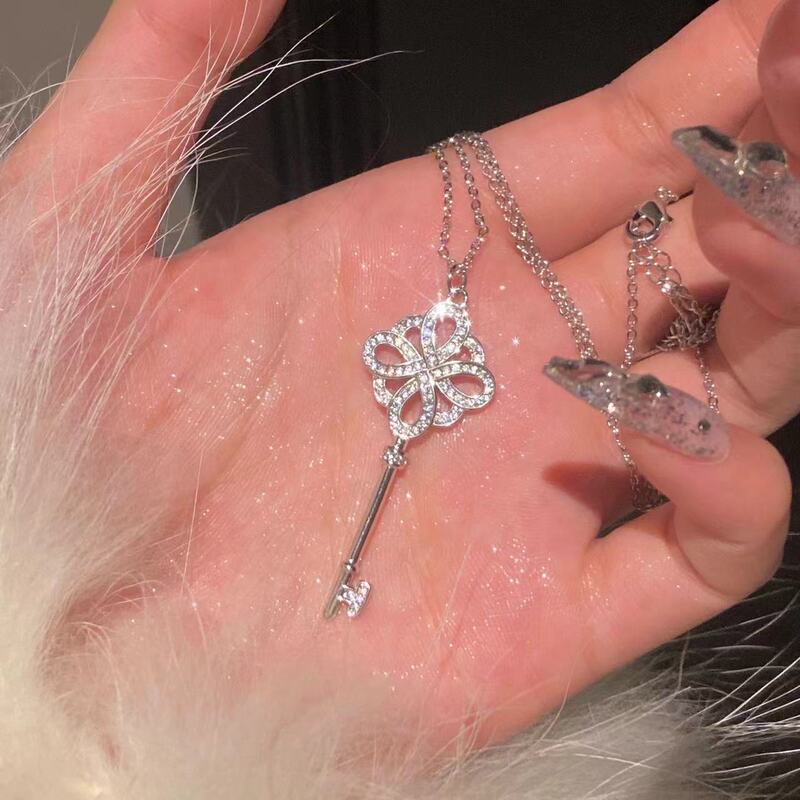 Chinese knot key necklace silver high-grade diamond clavicle chain texture light luxury big brand simple temperament manufacturers wholesale Chinese knot key necklace silver high-grade diamond clavicle chain texture light luxury big brand simple temperament manufacturers wholesale